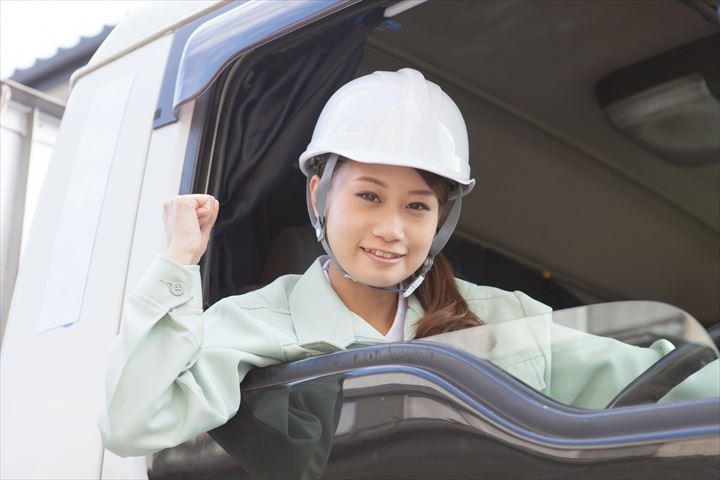 《小牧市》週払いOK・4ｔ車での工場やセンターへの塗料などの配送ドライバー！（土日祝休み・高時給）