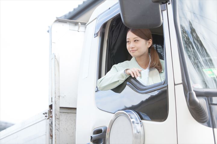 《足立区》週払いOK・4ｔ車での資源ゴミの回収ドライバー！（高時給・土日休み）