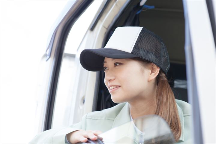 《栗東市》週払いOK・2ｔ車～4ｔ車でのレンタル車両の陸送ドライバー！（Web面接OK・土日休み）
