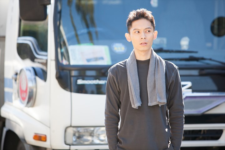 《尾鷲市》週払いOK・3ｔ車でのタイヤの店舗配送ドライバー！（高時給・固定休み）