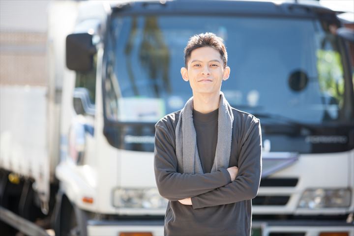 《名古屋市西区》週払いOK・2ｔ車での住宅解体現場からの産業廃棄物の収集ドライバー！（Web面接OK・高時給）