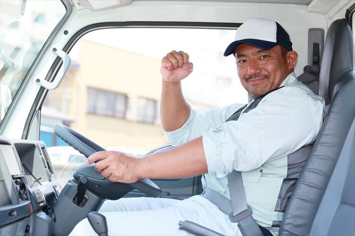 《大阪市此花区》週払いOK・2ｔ車での工場や現場への配管材料の配送ドライバー！（Web面接OK・土日祝休み）