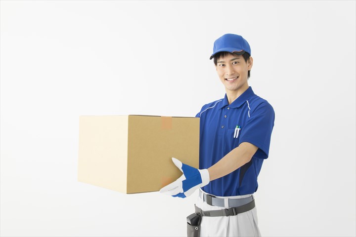 《一宮市》週払いOK・4ｔ冷蔵車でのコンビニへのチルド品配送ドライバー！（ルート配送・週休2日）