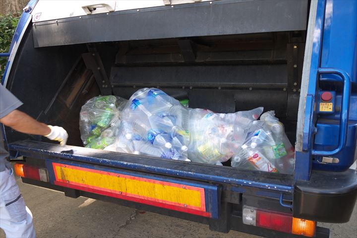 《世田谷区》週払いOK・2ｔ車での個宅向け資源ゴミの回収ドライバー！（Web面接OK・高時給）