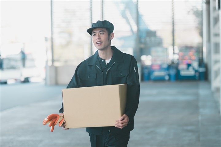 《豊橋市》週払いOK・2ｔ車での店舗への書籍の配送ドライバー！（高収入・小さめトラック）