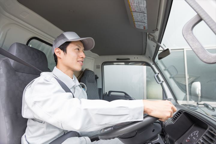 《江東区》週払いOK・1BOX～2ｔ車での病院や企業などへの精密機器の配送ドライバー！（Web面接OK・高時給）