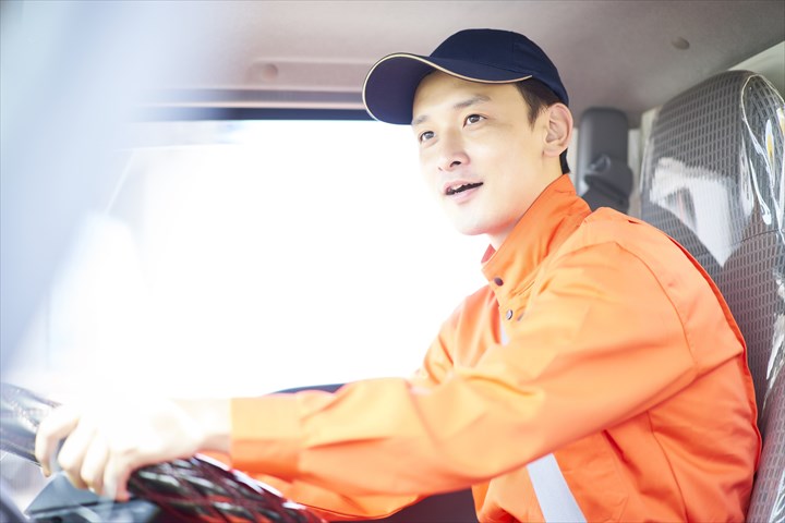 《江東区》週払いOK・大型車での企業への雑貨の集配ドライバー！（Web面接OK・高時給）