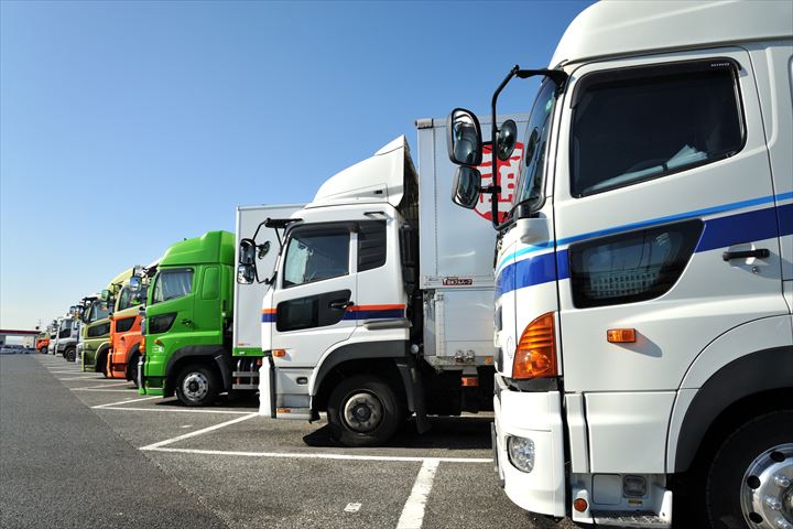 《相模原市中央区》週払いOK・2ｔ車でのスーパーへの食品全般の配送ドライバー！（Web面接OK・高時給）