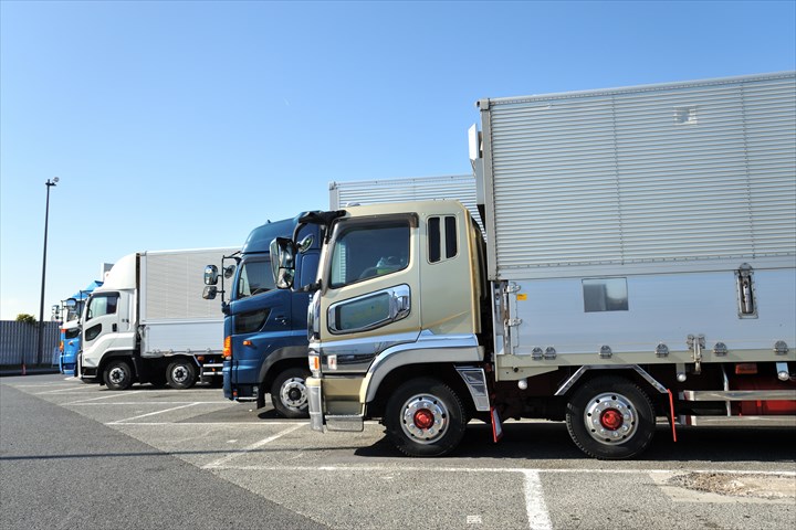 《船橋市》週払いOK・大型車での一般貨物のセンター間配送ドライバー！（高収入・週休2日）