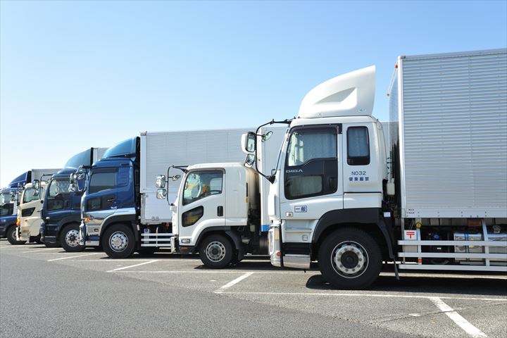 《北相馬郡利根町》週払いOK・6ｔ車でのスーパーやセンターへの3温帯食品の配送ドライバー！（Web面接OK・超高収入）