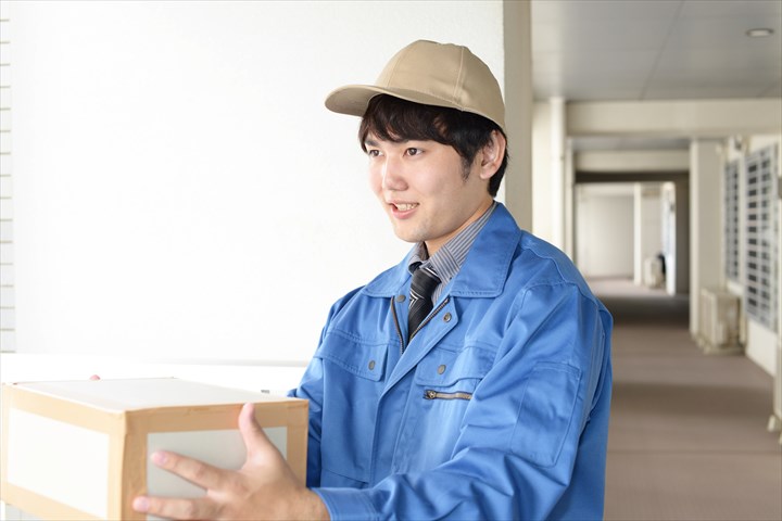 《水戸市》週払いOK・2ｔワイドロング車での冷凍・チルド品の店舗配送ドライバー！（高収入・週休2日）