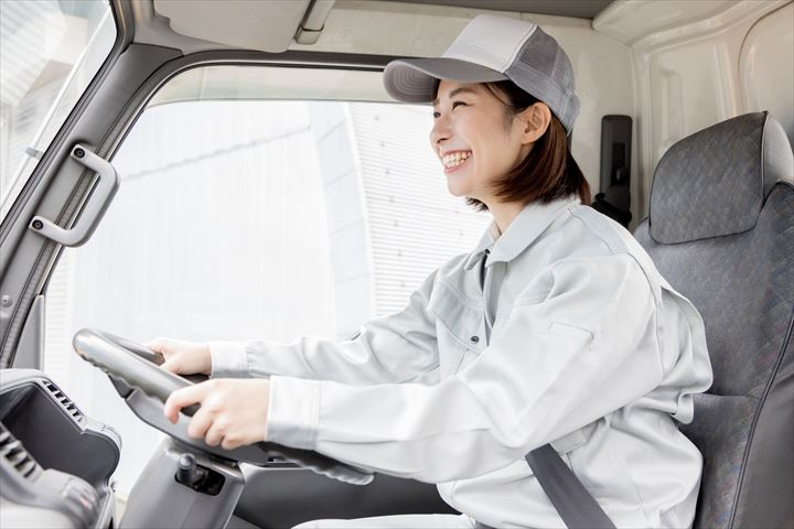 《小山市》週払いOK・3ｔ車での自動販売機のゴミ回収ドライバー！（週休2日・シニア活躍中）