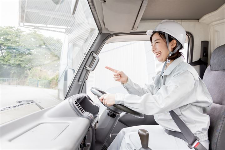 《豊島区》週払いOK・3ｔ車での精密機器のセンター間集配ドライバー！（高時給・土日祝休み）