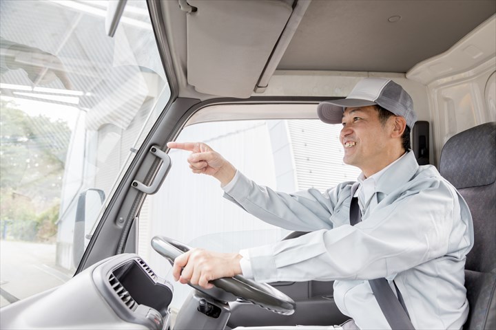 《大田区》週払いOK・2ｔ車での代理店などへの住宅資材のルート配送ドライバ―！（WワークOK・週1勤務）