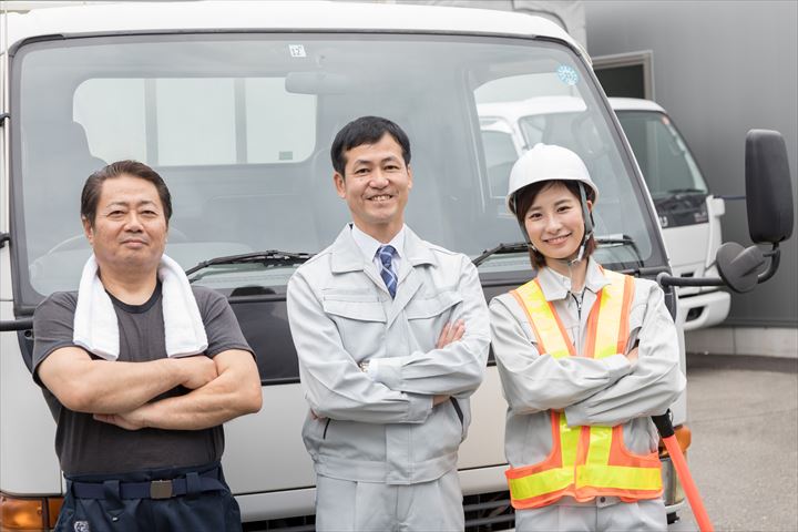 《杉並区》週払いOK・2ｔ車での建築資材の配送ドライバー！（Web面接OK・高収入）