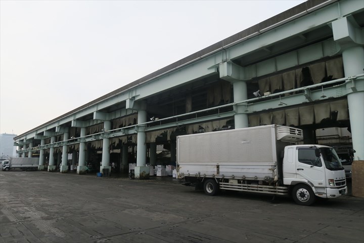 《北葛城郡広陵町》週払いOK・4ｔ車でのチルド食品の店舗配送ドライバー！（週休2日・週3～相談可能）