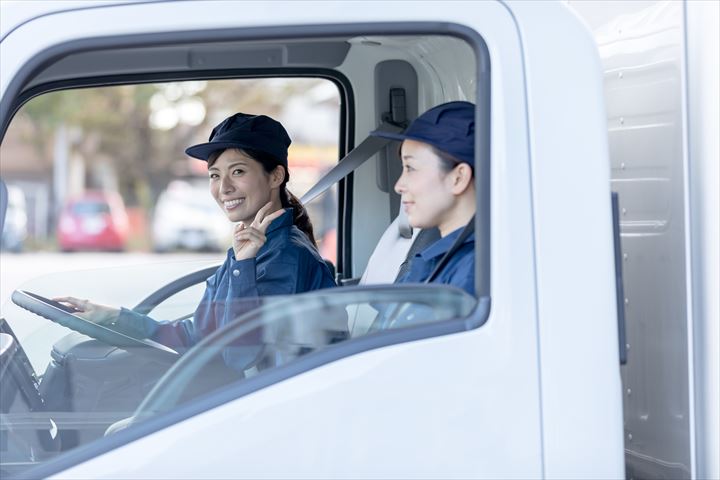 《福岡市西区》週払いOK・自販機へのベンディング作業の助手スタッフ！（未経験OK・2023年8月31日までの短期）