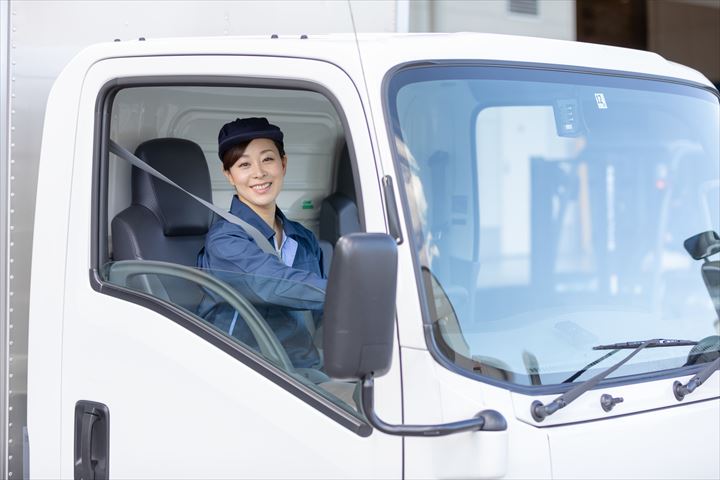 《いわき市》週払いOK・4ｔ車でのコンビニへのチルド品配送ドライバー！（ルート配送・週4～5）