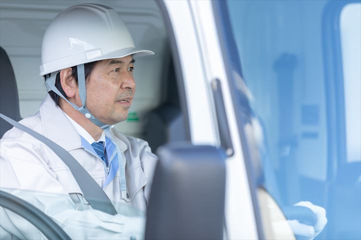 《印旛郡酒々井町》週払いOK・4ｔ者での金属部品の工場間配送ドライバー！（土日祝休み・高時給・期間限定）