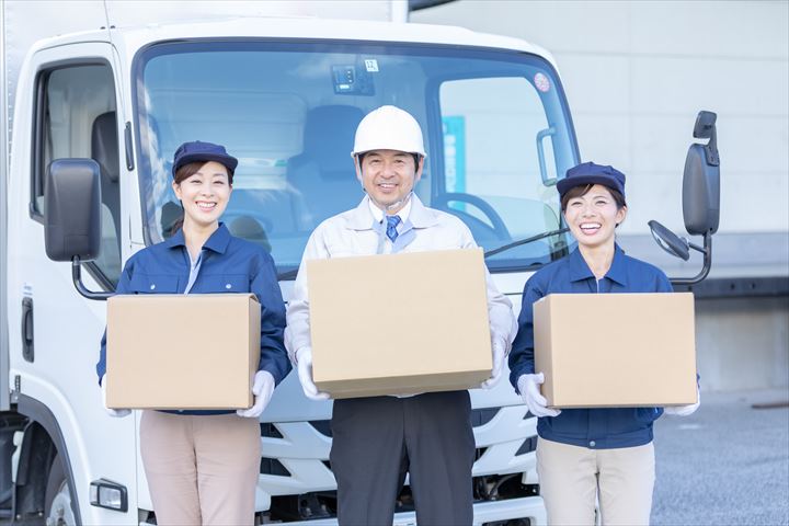 《茨木市》週払いOK・2～4ｔ車での建築資材や工業製品の集荷ドライバー！（高時給・土日祝休み）