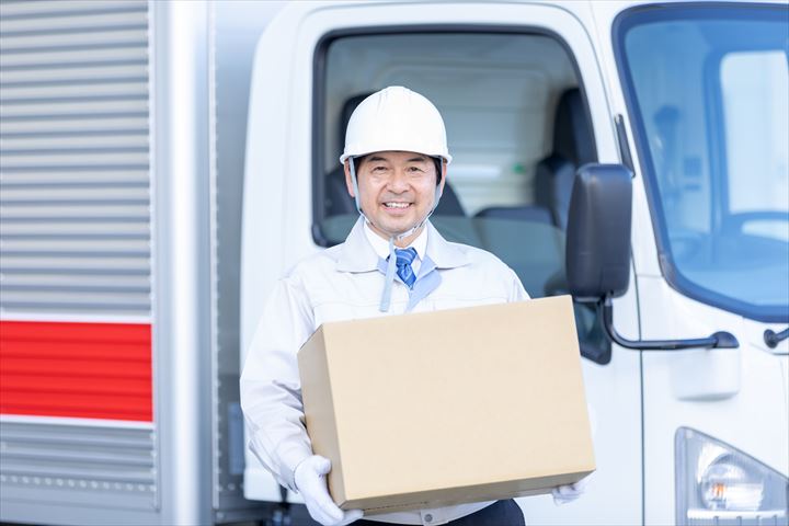 《和光市》週払いOK・4ｔ車でのお弁当とカット野菜のセンター間配送ドライバー！（週休2日・日勤帯）