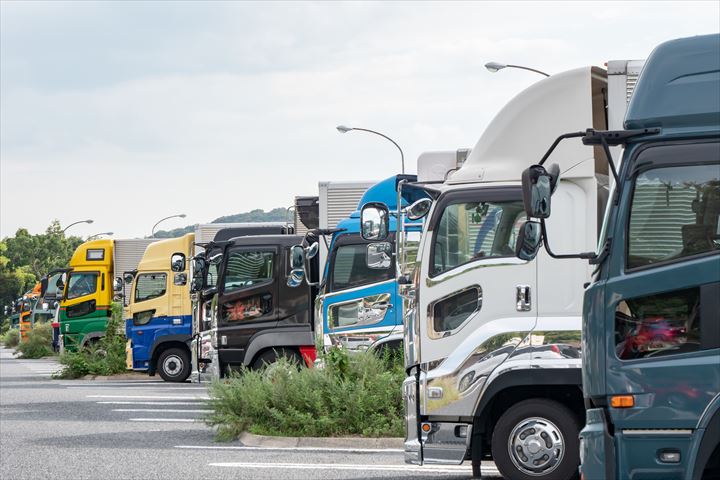 《市川市》週払いOK・大型アームロール車での工場間の廃棄物の輸送ドライバー！（Web面接OK・高時給）