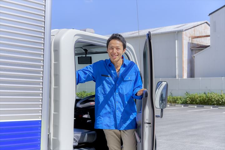 《常総市》週払いOK・4ｔ車での乳製品のセンター間配送ドライバー！（Web面接OK・WワークOK）