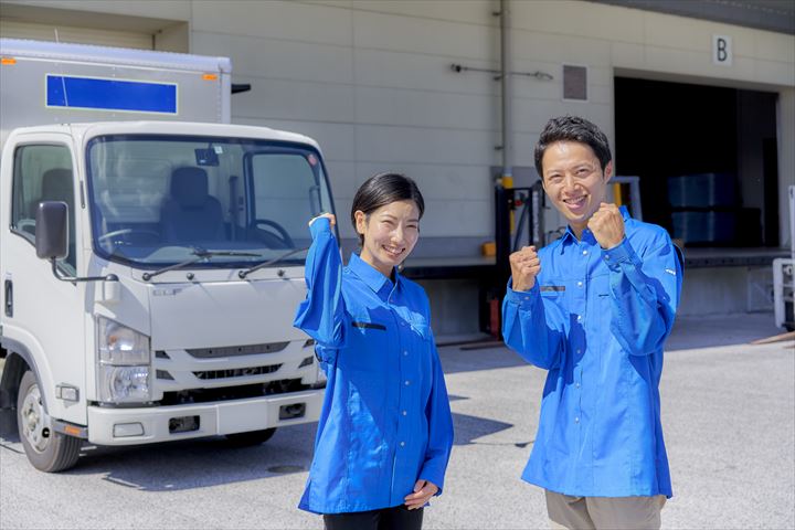 《栃木市》週払いOK・2ｔ～3ｔ車での米飯商品などのコンビニ配送ドライバー！（Web面接OK・安定収入）