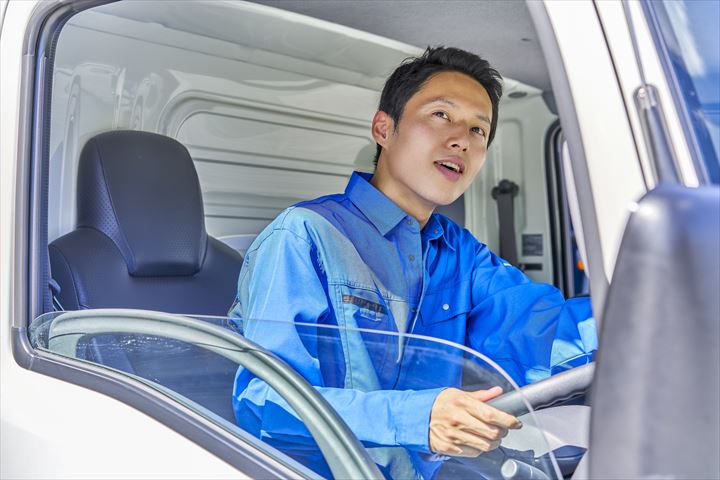 《守口市》週払いOK・普通～中型車での車両の移動ドライバー！（Web面接OK・運転中心）