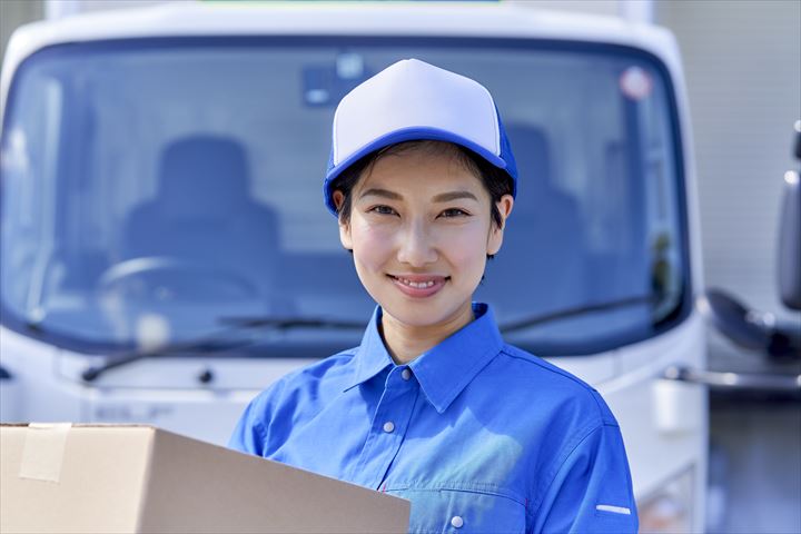 《大牟田市》週払いOK・2ｔ車での企業向け一般貨物の集配ドライバー！（土日祝休み・日勤）