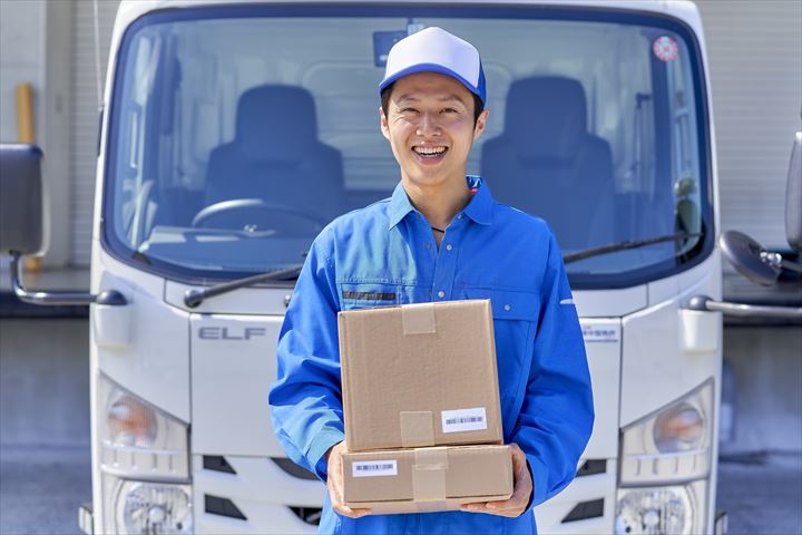 《堺市西区》週払いOK・3ｔ車での病院への食事の配送ドライバー！（Web面接OK・短時間17:00～21:30）