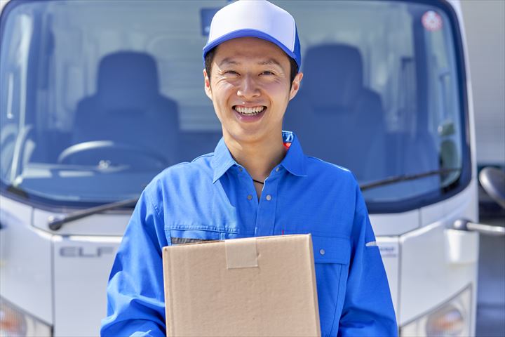 《上尾市》週払いOK・3ｔ車での三温帯食品の店舗配送ドライバー！（Web面接OK・高収入）