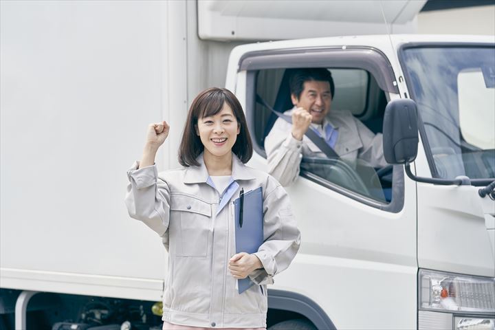 《春日井市》週払いOK・4ｔ車でのスーパーへのチルド品配送ドライバー！（Web面接OK・高時給）