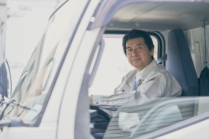 《八千代市》週払いOK・3ｔ車でのコンビニへのチルド、米飯の配送ドライバー！（ルート配送・短時間5:00～11:00）