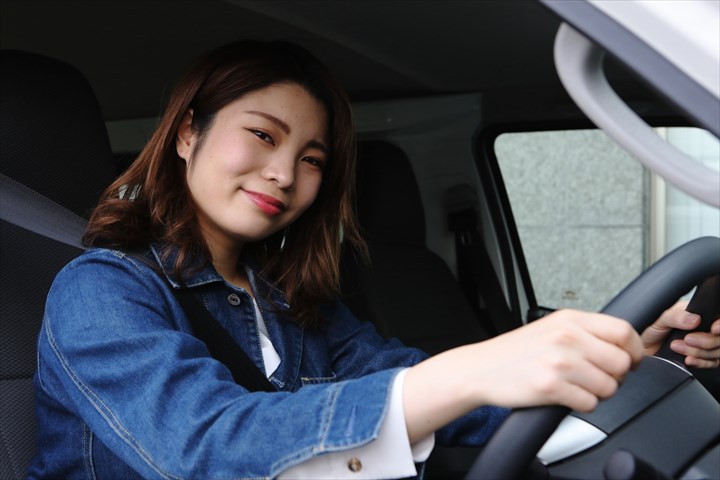 《港区》週払いOK・普通車での保育園児の保育園と自宅間の送迎ドライバー！（Web面接OK・高時給）