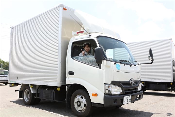 《堺市南区》週払いOK・3ｔ冷凍車でのスーパーへの鮮魚の配送ドライバー！（シニア活躍中・短時間3:00～8:00）