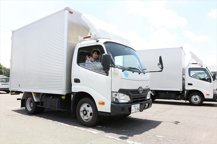 《品川区》週払いOK・2ｔ車など車両の移動ドライバー！（高時給・運転メイン）