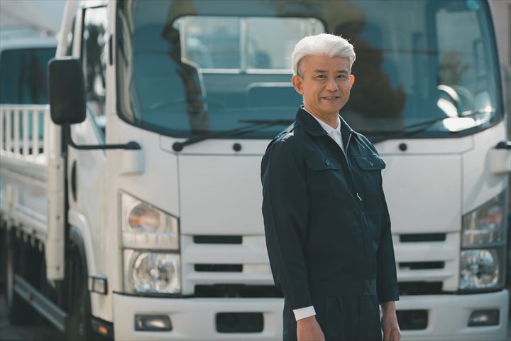 《品川区》週払いOK・3ｔ車での建築資材の運搬ドライバー！（Web面接OK・高時給）