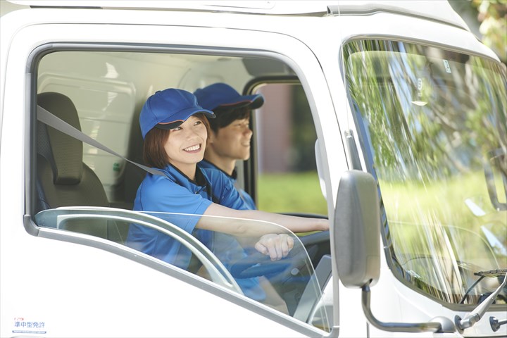 《渋谷区》週払いOK・自動販売機へのベンディング助手スタッフ！（高時給・土日休み）