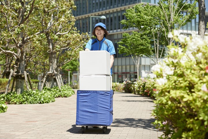 《川崎市高津区》週払いOK・手押し台車での個人宅への商品の配送スタッフ！（Web面接OK・週1～相談可）