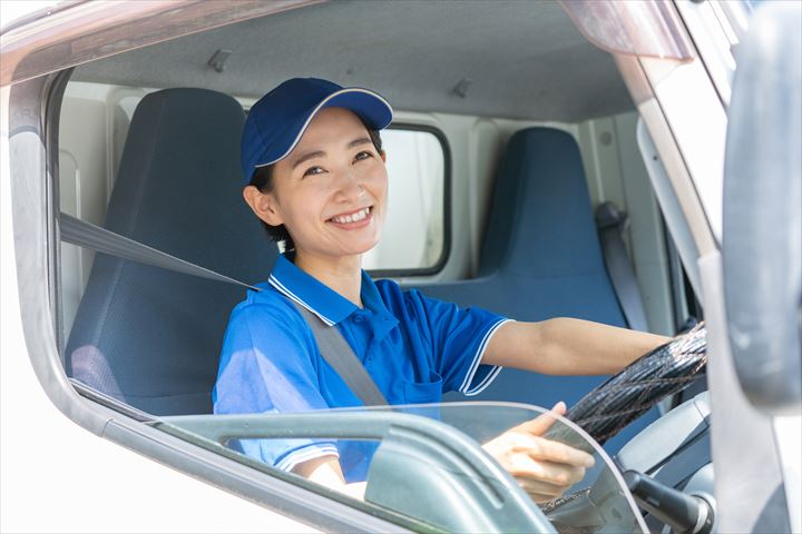 《鶴ヶ島市》週払いOK・3ｔ車でのパン屋へのパンの原材料の配送ドライバー！（Web面接OK・高時給）