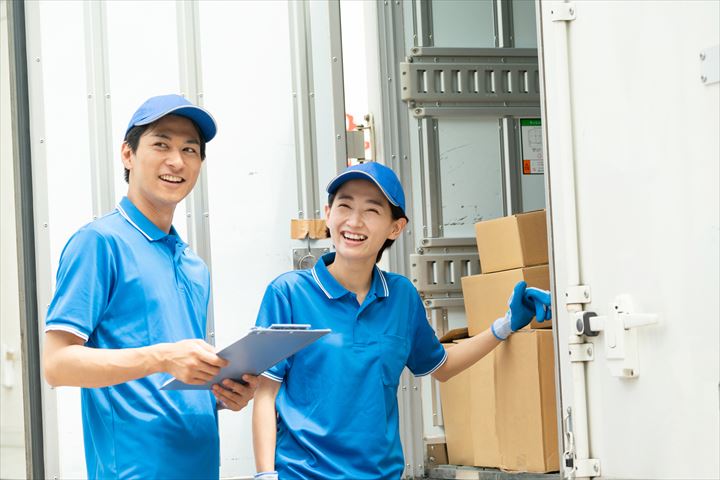 《袋井市》週払いOK・3ｔ車での自動販売機への飲料配送ドライバー！（週休2日・AT限定）