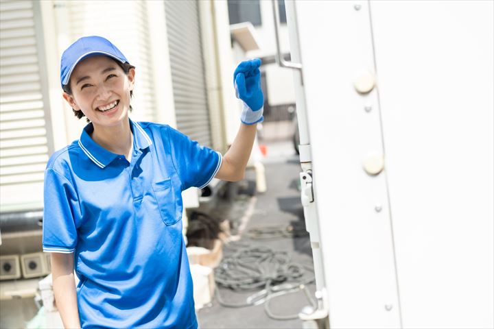 《立川市》週払いOK・4ｔ車での学校給食の配送ドライバー！（土日祝休み・日勤）