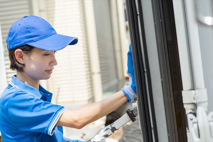 《浜松市中央区》週払いOK・3.5ｔ車での酒類の店舗配送ドライバー！（Web面接OK・土日休み）