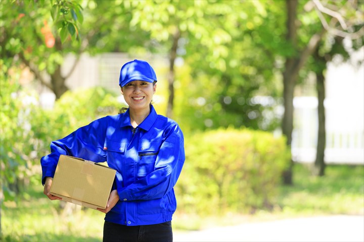 《大阪市西成区》週払いOK・2ｔ車での日用雑貨の店舗配送ドライバー！（日勤帯・残業ほぼ無し）