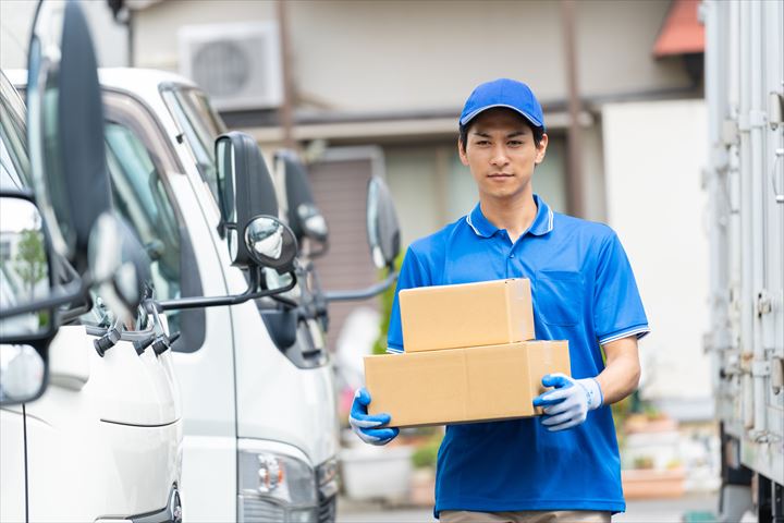 《戸田市》週払いOK・3ｔ車でのコンビニ向けチルド商品の配送ドライバー！（Web面接OK・高収入）