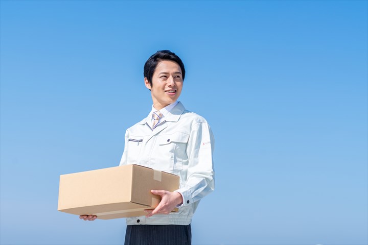 《さいたま市岩槻区》週払いOK・3ｔ～4ｔ車での3温帯食品の店舗配送ドライバー！（Web面接OK・高時給）