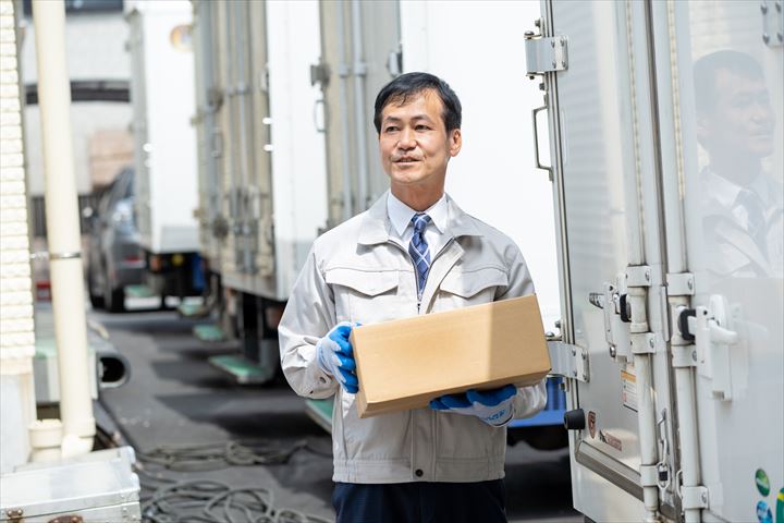 《岡崎市》週払いOK・2ｔ～3ｔ車でのアイスクリームや氷の店舗配送ドライバー！（Web面接OK・週休2日）