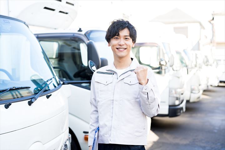 《江東区》週払いOK・4ｔ車でのお菓子類や食品のルート配送ドライバー！（週休2日・高収入）