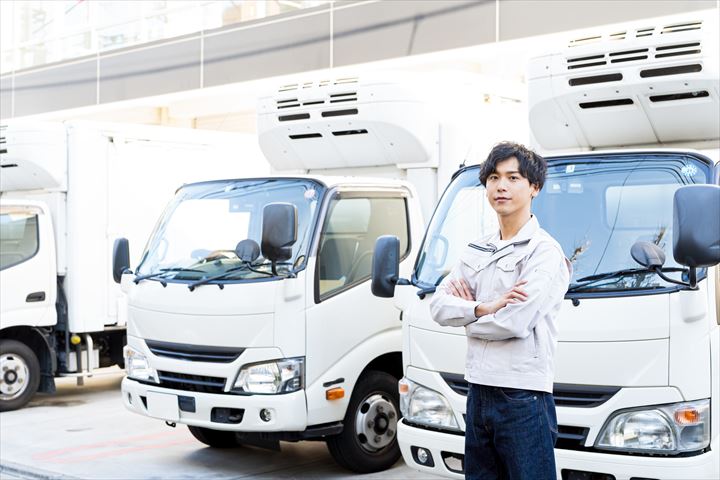 《愛西市》週払いOK・3ｔ冷蔵車での店舗へのチルド品配送ドライバー！（高収入・トラック未経験OK）